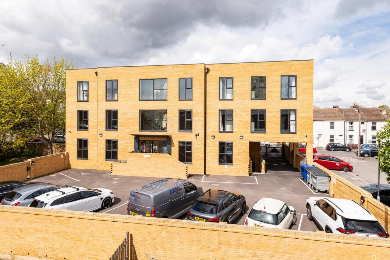 Professional Comfort - Long Stay Deals - Apartment 4 Gillingham  Eksteriør billede